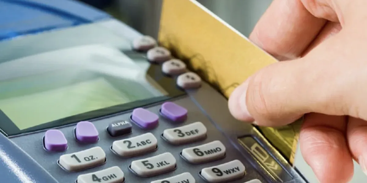 Cambia la forma de pagar con tarjeta de crédito y débito para evitar estafas