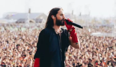 Jared Leto escaló una estructura y subió al público en show de Thirty Seconds To Mars en Lollapalooza Chile 2024 — Rock&Pop