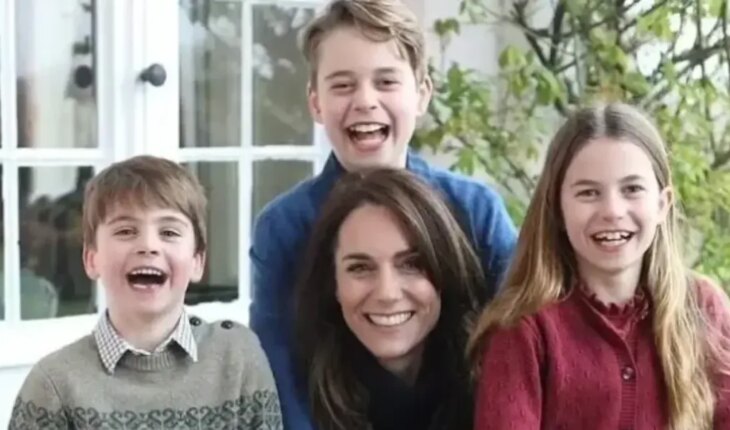 Las disculpas de Kate Middleton por el uso de photoshop en una foto familiar