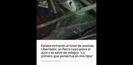 Video: Estaba entrando al túnel de Av. Libertador, un fierro cayó sobre el auto y se salvó de milagro