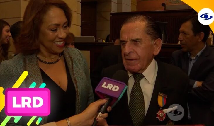 Video: La Red: Hugo Patiño fue condecorado por 50 años de carrera en el humor – Caracol TV