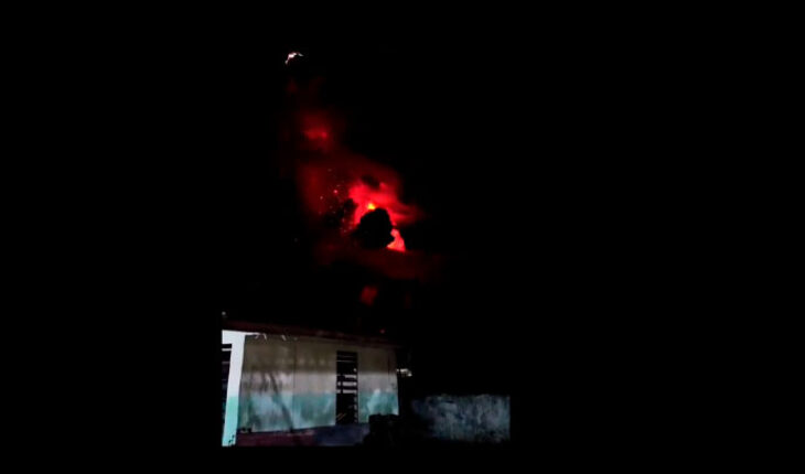 Desalojan a 1600 personas tras erupción del volcán Ruang en Indonesia – MonitorExpresso.com