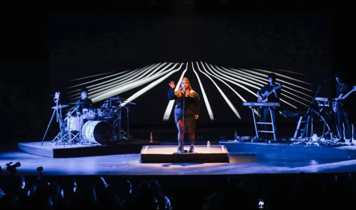 Luz Gaggi deslumbra en su debut con el álbum “Altar” en el Teatro Coliseo