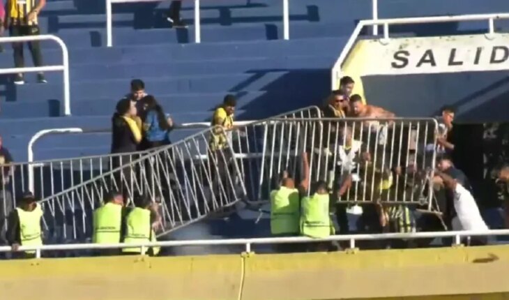There were incidents between fans of Rosario Central and Peñarol before the Copa Libertadores match