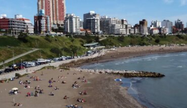 The body of a woman was found on the cliffs of Mar del Plata with a stab wound to the chest