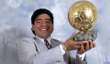 Una demanda de los herederos prohíbe la subasta del Balón de Oro que Maradona ganó en 1986