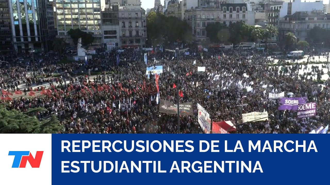 Miles de estudiantes salieron a las calles en rechazo a ajuste a las universidades en Argentina