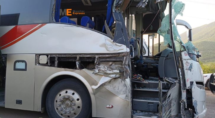 Siete lesionados en choque de autobús y tráiler en la autopista Siglo XXI – MonitorExpresso.com