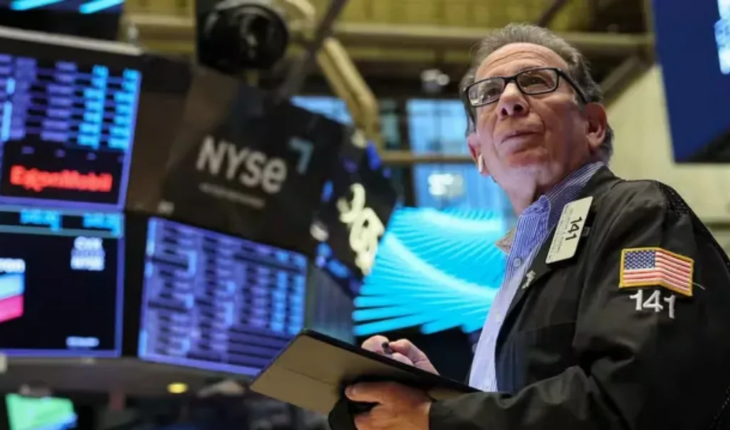 Stocks and bonds rise in New York during Independence Day