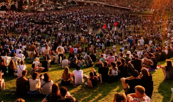 Tomorrowland 2024: cómo ver el festival en vivo por YouTube y qué DJs tocan