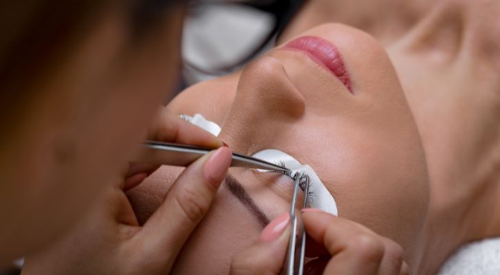 Using eyelash extensions could lead to serious health problems – MonitorExpresso.com